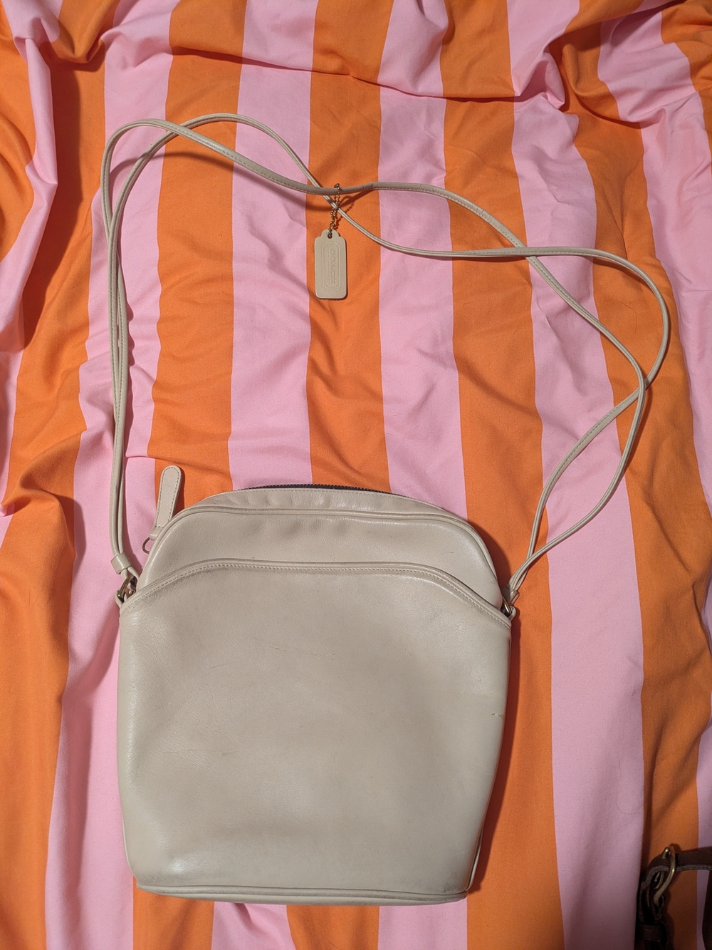 Vintage Coach White/Cream Leather Metropolis purse
